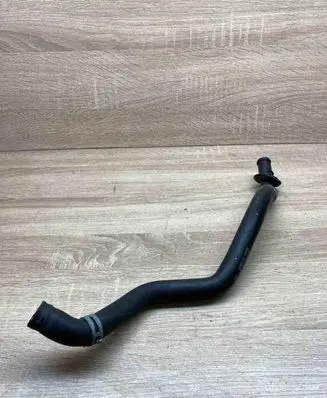 Mercedes-Benz CLS C219 Engine coolant pipe/hose A2118302615