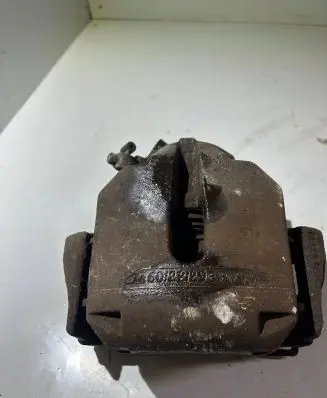 BMW 5 E39 Front brake caliper 6022296