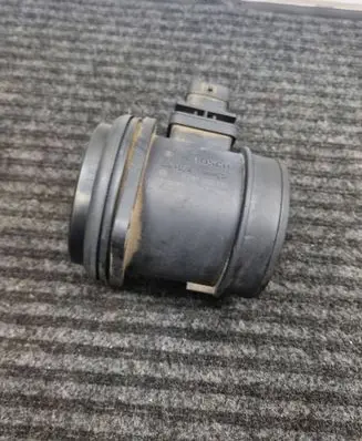 Volvo V50 Mass air flow meter 30677999 13073282 0281002730