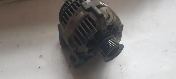 Volkswagen Golf III Generator/alternator 037903023G