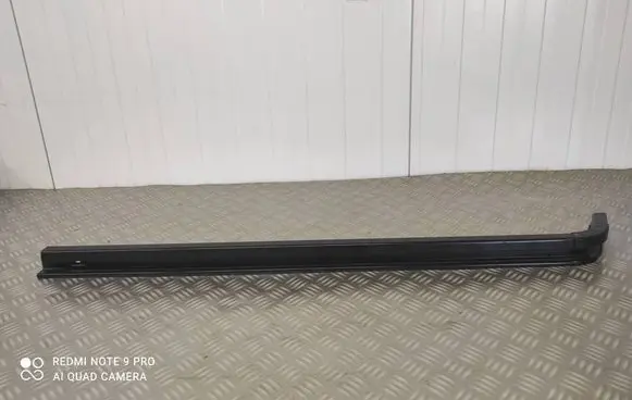 Renault Trafic III (X82) Sliding door middle rail 777606073R RENAULTTRAFIC TWOJEAUTOWYSZKOW