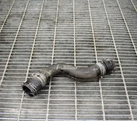 Audi A4 S4 B9 8W Engine coolant pipe/hose 8W0122101H