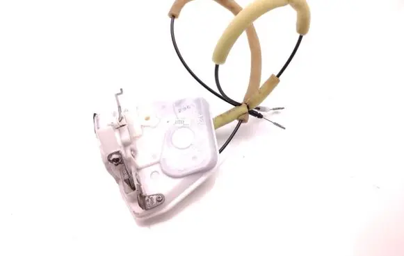 Mazda 2 Front door lock