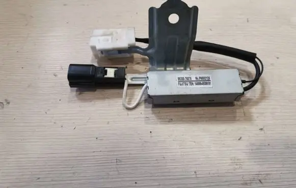 Lexus CT 200H Aerial antenna amplifier 8630076070