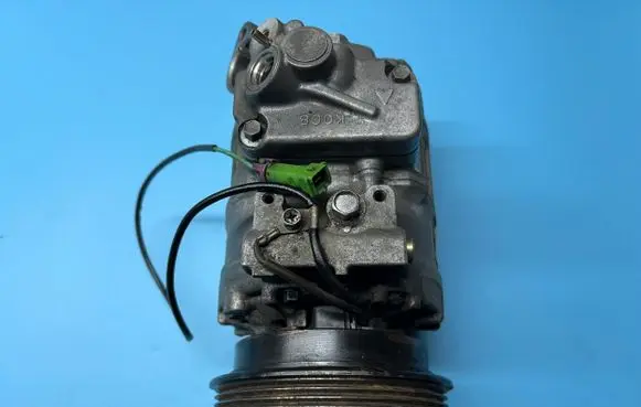 Skoda Superb B5 (3U) Air conditioning (A/C) compressor (pump) 8D0260808