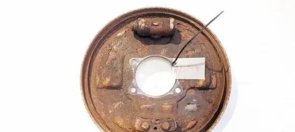 Suzuki Grand Vitara II Rear brake disc plate dust cover 