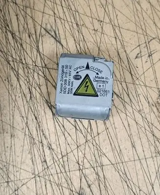 BMW X5 E53 Headlight/headlamp bulb 5DD00831950