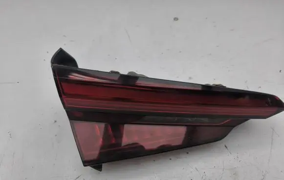 Audi A5 Tailgate rear/tail lights 8W6945093H