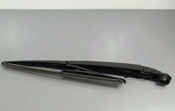 Nissan Qashqai J12 Rear wiper blade arm