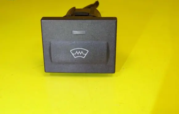 Ford Focus Windscreen/window heater switch