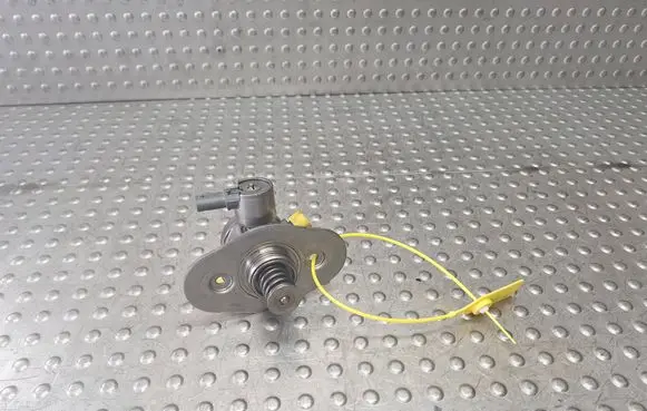 Mini One - Cooper F56 F55 Fuel injection high pressure pump 0261520249