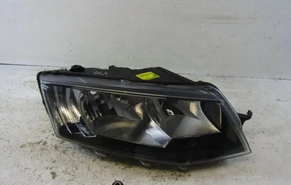 Skoda Octavia Mk3 (5E) Headlight/headlamp 5E1941016