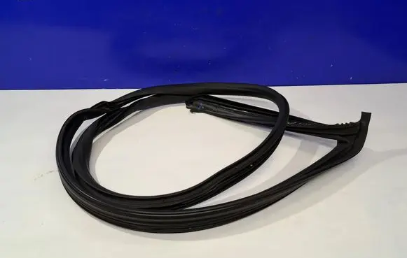 Maserati Ghibli Front door rubber seal