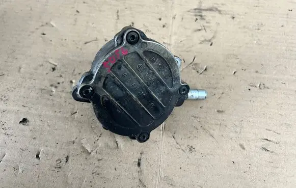 Mercedes-Benz Vito Viano W639 Vacuum pump A64623065