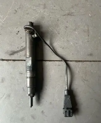 Fuel injector