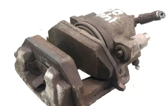 Volkswagen Golf V Front brake caliper