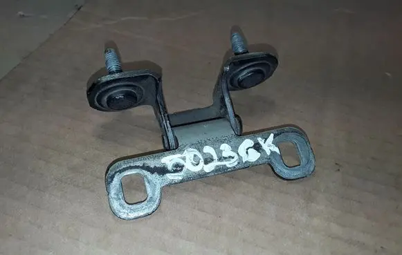 Dodge Nitro Rear door lower hinge NOCODE
