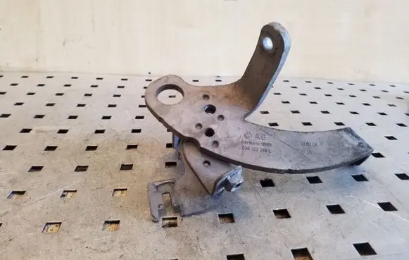 Seat Leon (1P) Other engine bay part 03G103369L