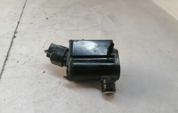 Hyundai i30 Windscreen/windshield washer pump 985101W000