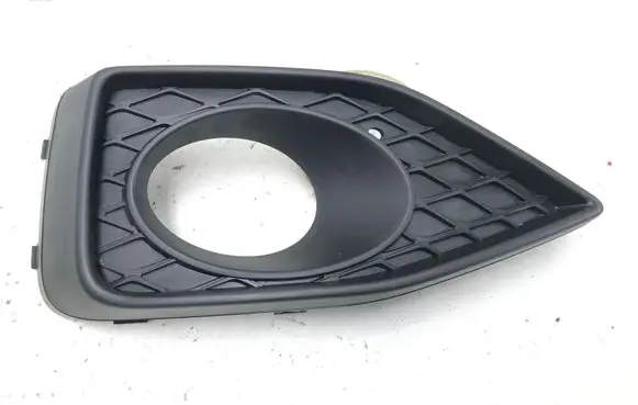 Front fog light trim/grill