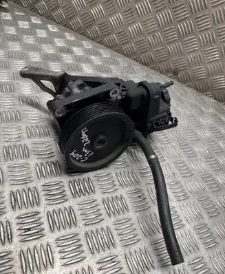 Mercedes-Benz C W204 Power steering pump A0064661501 7693900509