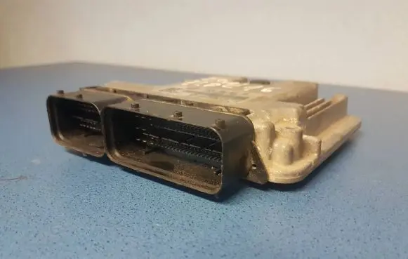 Volkswagen Touran I Engine control unit/module 03G906021DM 1039S13438 0281012737