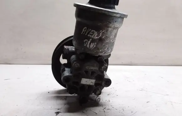 Toyota Avensis T250 Power steering pump