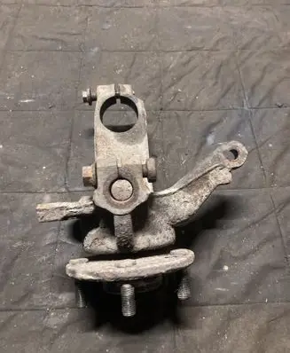 Ford Mondeo Mk III Front wheel hub spindle knuckle