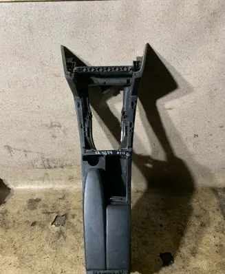 Mercedes-Benz E W212 Armrest 