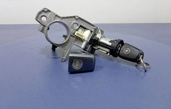 Opel Astra H Ignition lock 281726