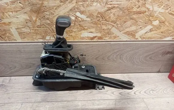 Volkswagen Touran I Gear shifter/selector 1T1713025R 40036201361703