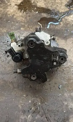 Volvo S80 Fuel injection high pressure pump 0445010111 30750125