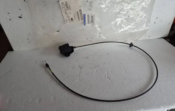 Chrysler Town u0026 Country V Engine bonnet/hood lock release cable 53169118 5109272AC