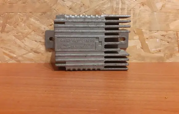 Mercedes-Benz A W168 Coolant fan relay A0275458032 1327