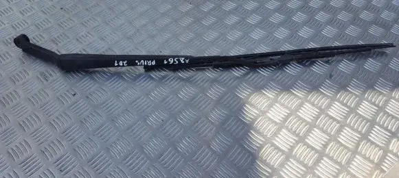 Toyota Prius (XW10) Front wiper blade arm