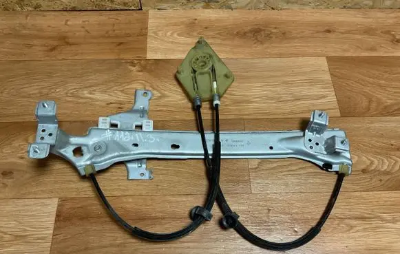 Renault Megane III Rear window lifting mechanism without motor 827200008R 920041100
