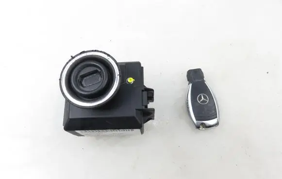 Mercedes-Benz C AMG W204 Ignition lock A2045450908