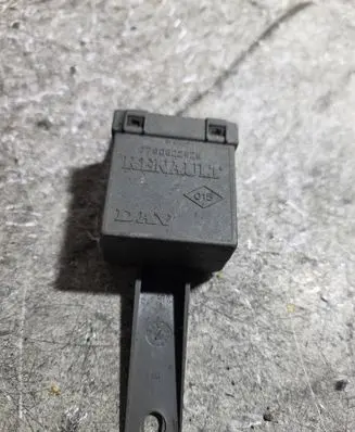 Opel Vivaro Door control unit/module 7700822928