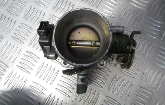Hyundai Coupe Throttle valve 3517022010 35170-22010