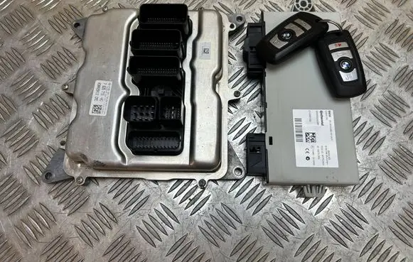 BMW 5 F10 F11 Engine ECU kit and lock set 7635715 0261S07738 9268751