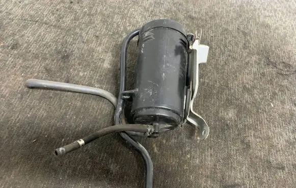 Mitsubishi Colt Active carbon filter fuel vapour canister 