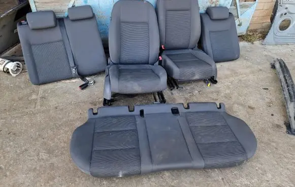Volkswagen Golf V Seat set 