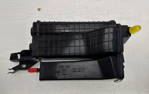 Volkswagen Golf IV Active carbon filter fuel vapour canister 5WA201801 5Q0196D