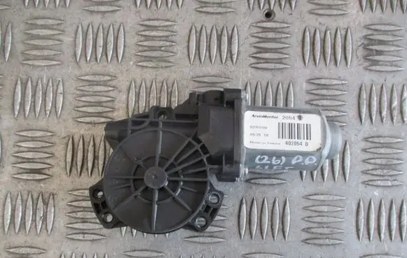 KIA Ceed Rear door window regulator motor 402055D