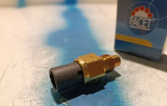 Renault Master I Coolant temperature sensor 7.4048