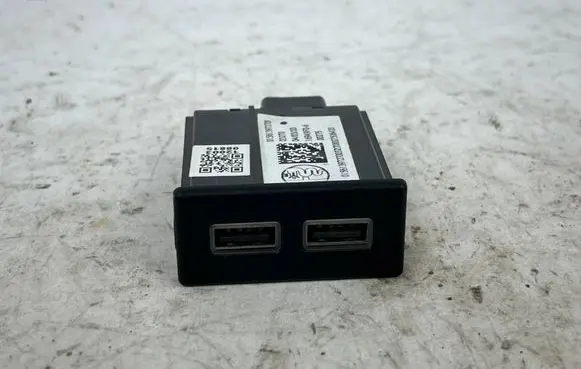 Alfa Romeo Stelvio USB socket connector 01561397270