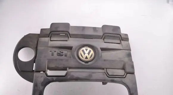 Volkswagen PASSAT B6 Engine cover (trim) 03C103925AR