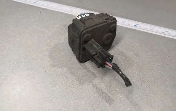 Volvo S40, V40 Headlight level adjustment motor 00728232