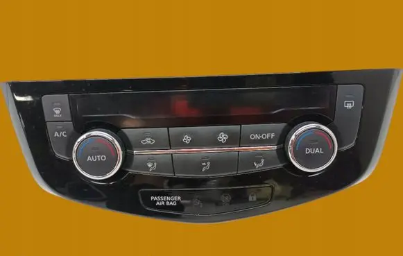 Nissan Qashqai Climate control unit
