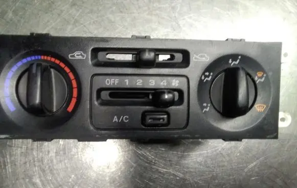 Subaru Forester SF Climate control unit